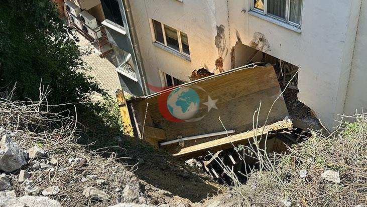 Kamyon 20 Metreden Düşerek Apartmana Çarptı: Şok Eden Kaza!