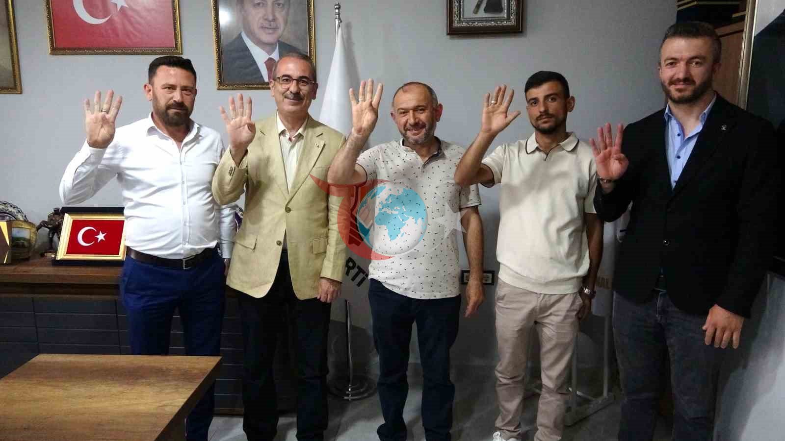 AK Parti'ye Kütahya'dan Üç Yeni Katılım: Esen, Yerlikaya ve Karaaslan