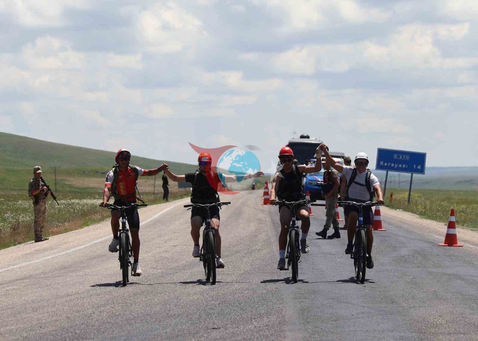 Erzurum'da 'Terörsüz Türkiye' İçin 20 Kilometrelik Bisiklet Maratonu