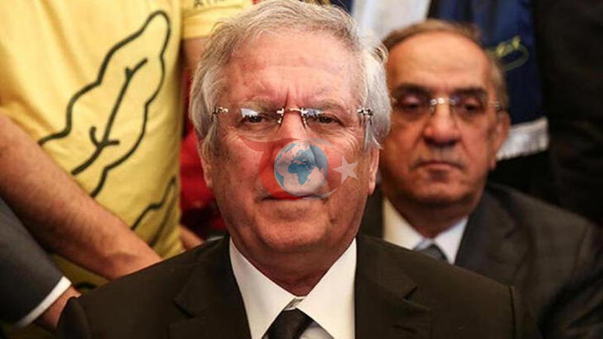 Aziz Yıldırım, Fenerbahçe'nin Kampında Takımla Buluştu