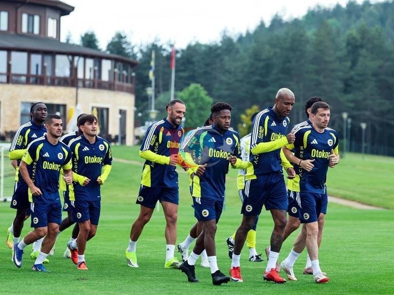Fenerbahche Topuk platosida tayyorgarliklarini davom ettirmoqda