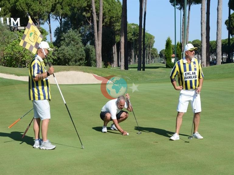Üç klubun azarkeşləri qolf meydançasında dostluq üçün görüşdü