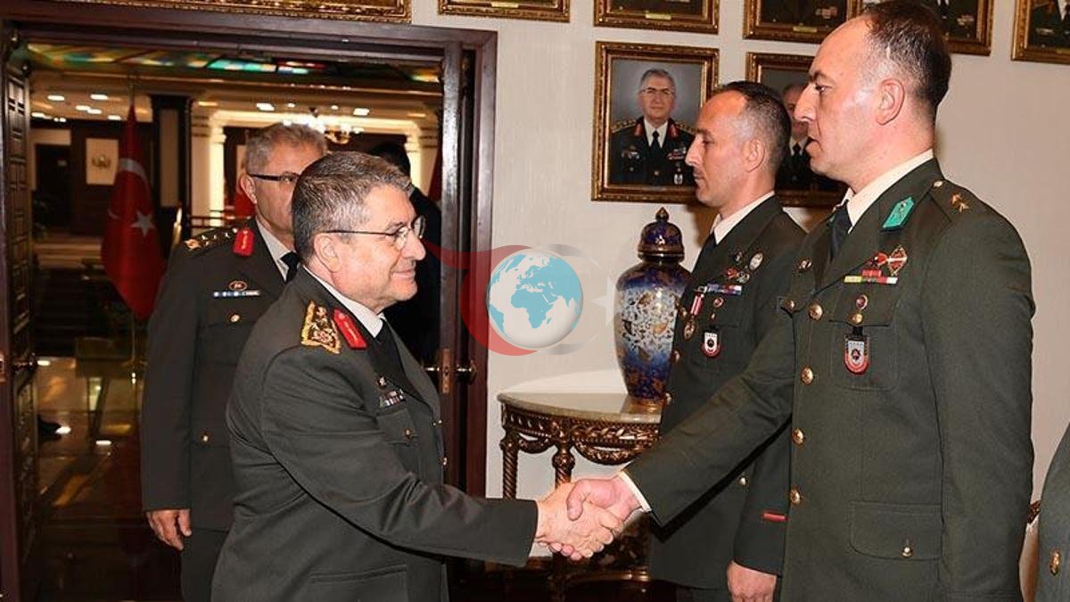 Orgeneral Bayraktaroğlu, Kara Kuvvetleri Komutanı Tokel'i Ağırladı