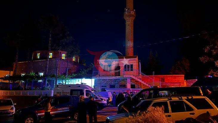 Kayseri'de Cami İçinde İki Kişi Bıçaklanarak Öldürüldü