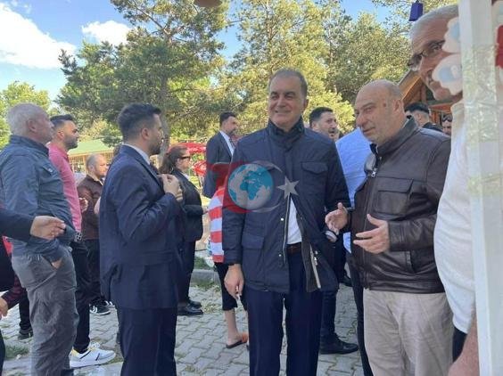 Hakan Fidan ve Ömer Çelik Bolu’da göl kenarında vatandaşlarla buluştu