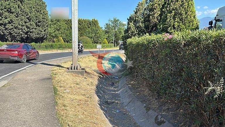 Kojaelidagi dahshatli avariya panelli furgon yo'nalish belgisiga qulab tushdi: Halok bo'lganlar va yaralanganlar bor