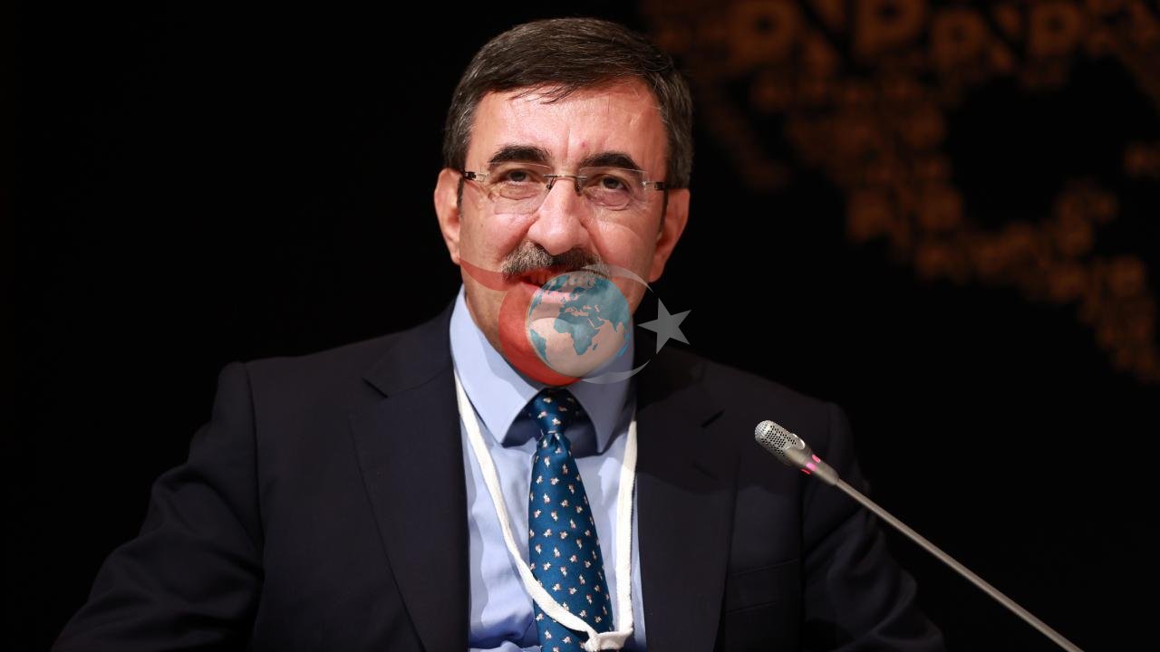 Türkiye'nin Ekonomik Büyüklüğü 1,6 Trilyon Doları Aştı: Yeni Hedef 400 Milyar Dolarlık İhracat