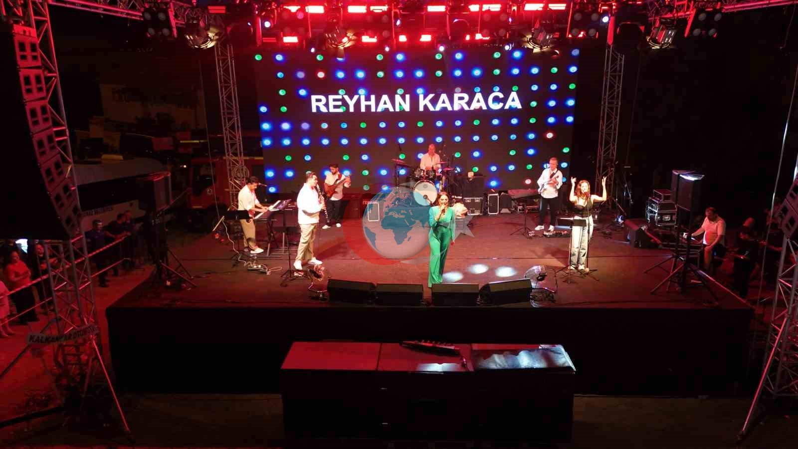 Honaz Kiraz Festivali'nde Reyhan Karaca Coşkusu