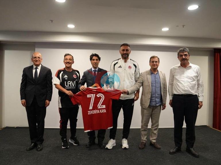 Bakan Şimşek, Batman Petrolspor kampını ziyaret etti