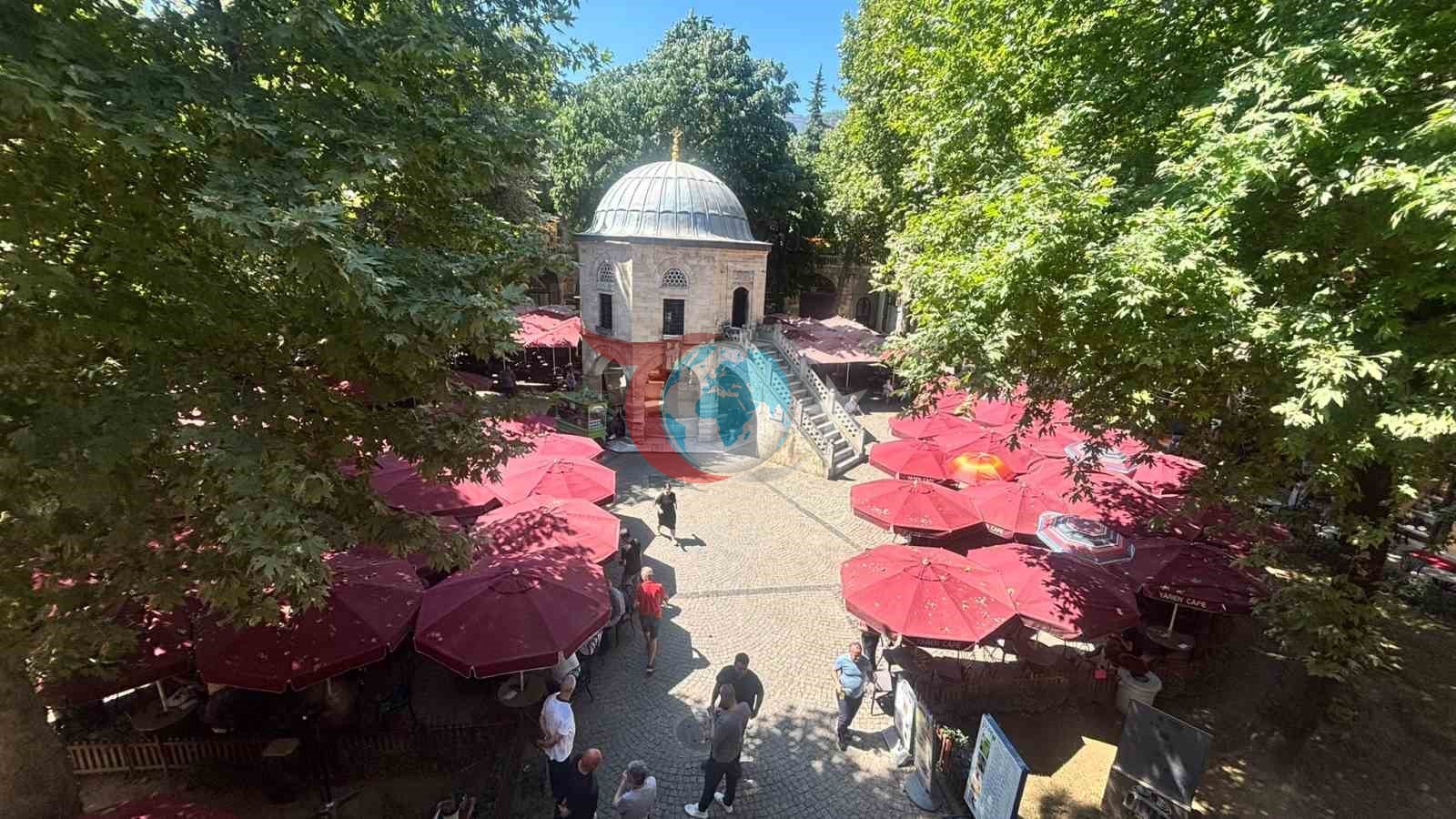 Kozahan'da Masa ve Sandalyeler Yeniden Açıldı: Tarihi Doku Korunuyor