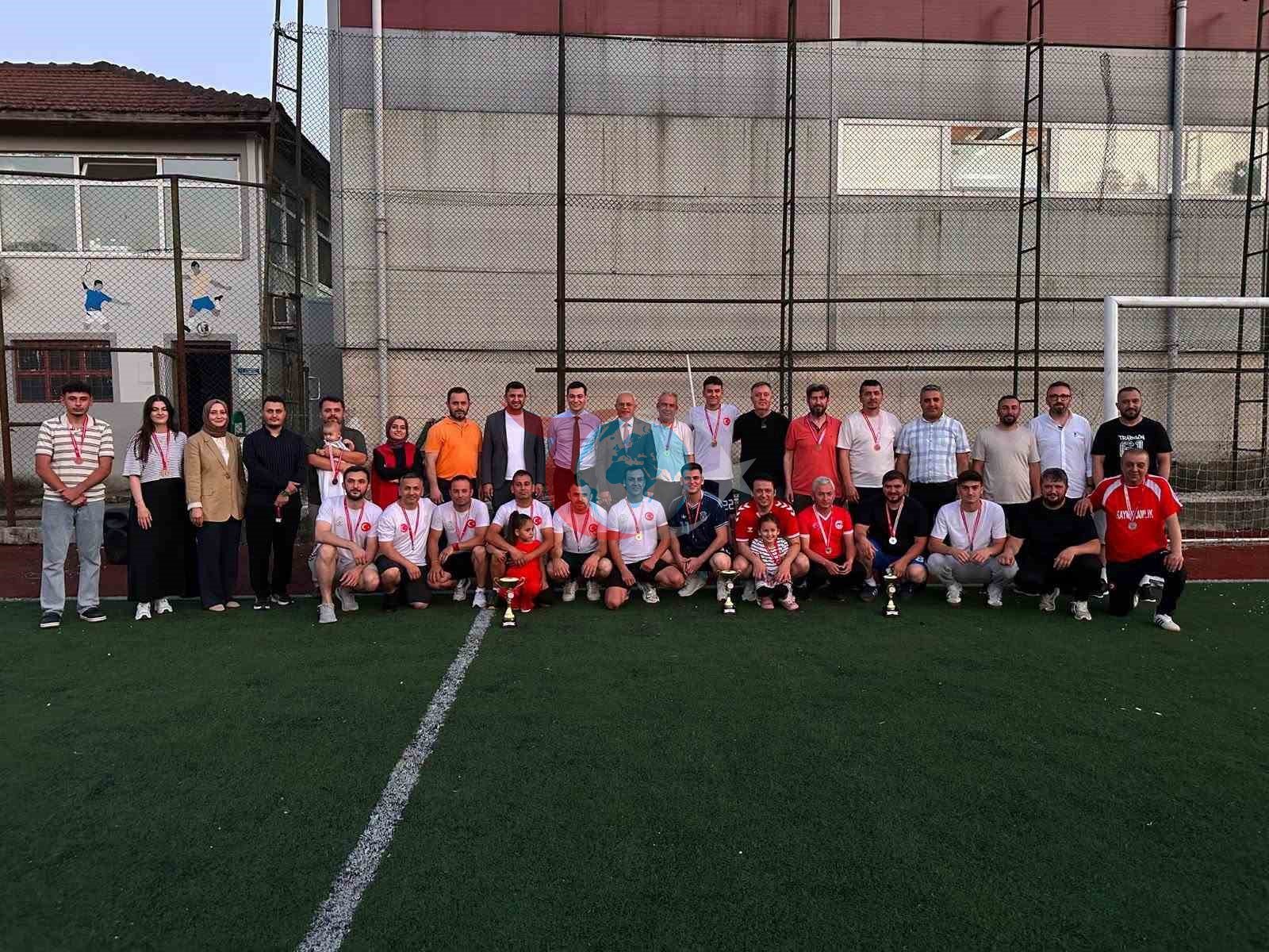 Voleybol Turnuvası Yığılca'da Büyük Bir Coşkuyla Tamamlandı