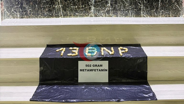 Yolcu otobüsünde şoke eden operasyon Mide ve bağırsaklarından yarım kilo uyuşturucu çıktı