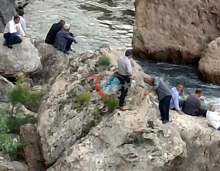 Bitliste dere faciası 3 kardeş akıntıya kapıldı; babanın çaresizliği kahretti