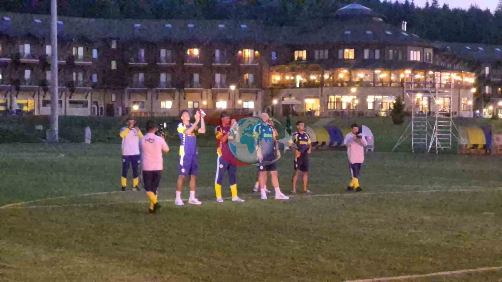 Fenerbahçe Taraftarlarından Futbolculara Unutulmaz Gece