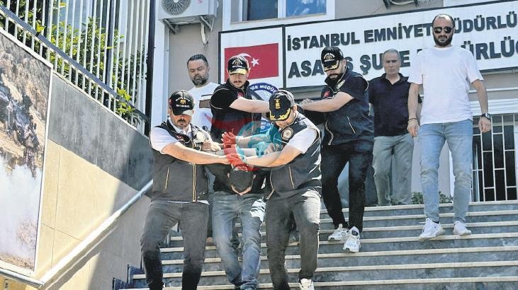 Postacı Kılığında İşlenen Cinayet Polisi Harekete Geçirdi