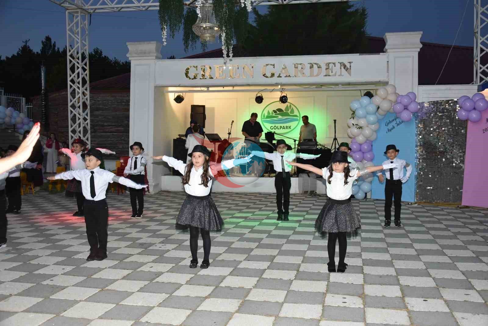 Bilecik'te Minik Öğrencilerden Unutulmaz Mezuniyet Gösterisi
