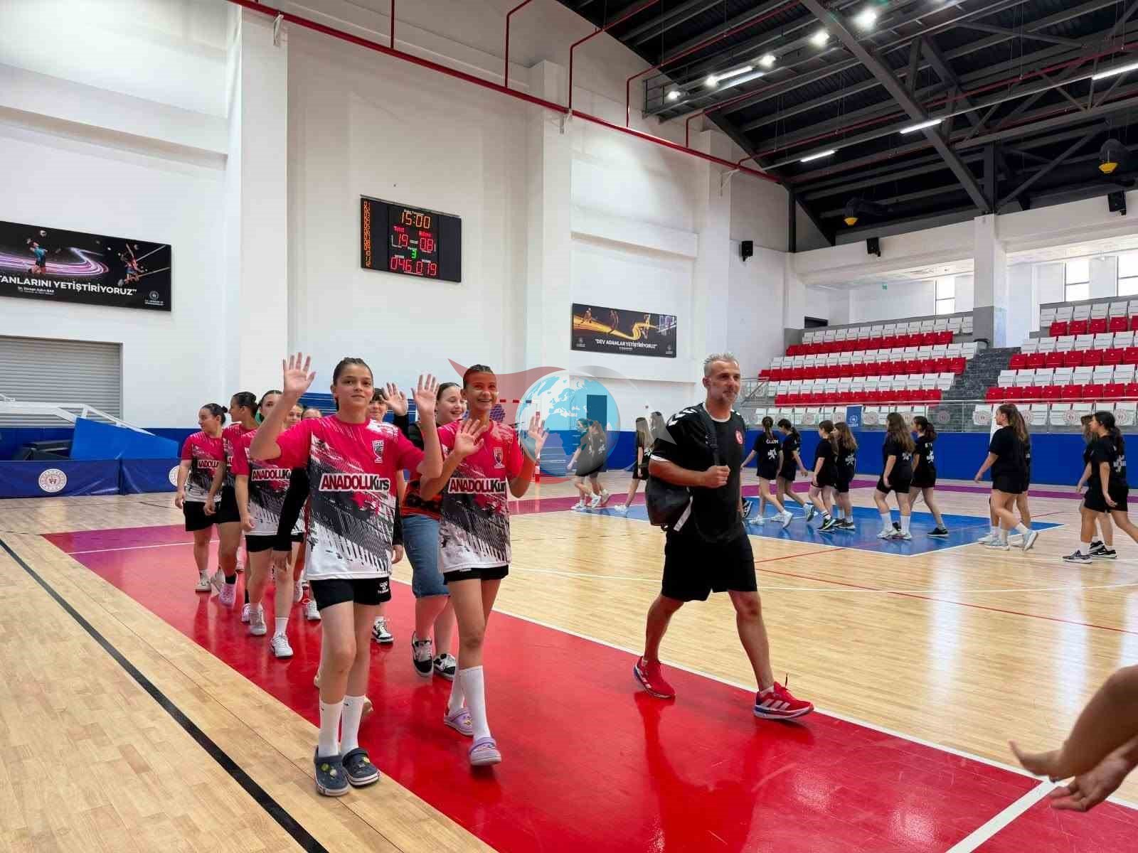 Türkiye Minikler Hentbol Şampiyonası Aydın’da Başladı