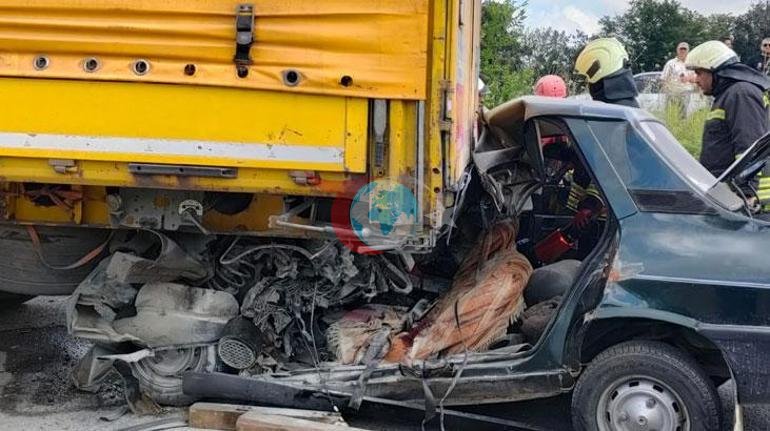 Park halındakı yük maşınına dəyən vasitədə 2 nəfər ölüb