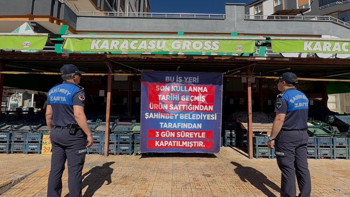 Şahinbey Belediyesi Sağlığı Tehdit Eden Marketi Kapattı