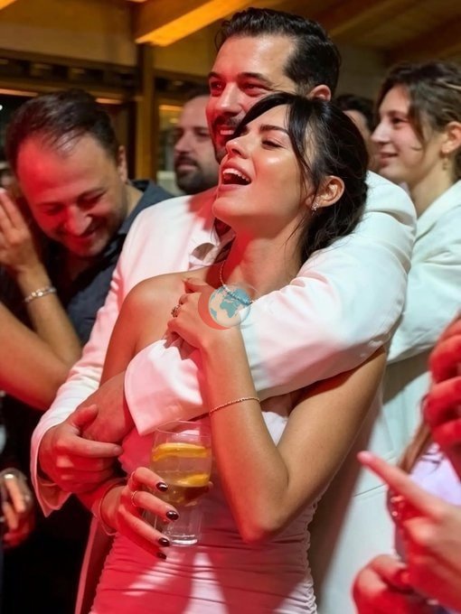 Çağatay Ulusoy və Aslıhan Malboradan eşq dolu kadr