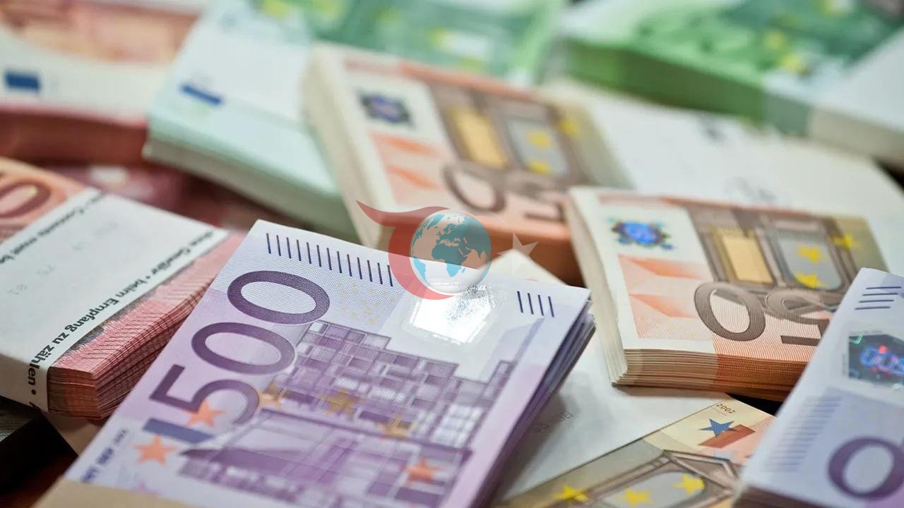 Dollar və Avro günə necə başladı? Budur Azad Bazarda Son Rəqəmlər