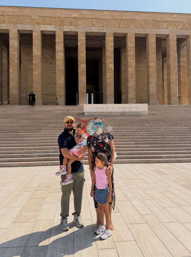 Seda Bakan, ailesiyle Anıtkabir'i ziyaret etti