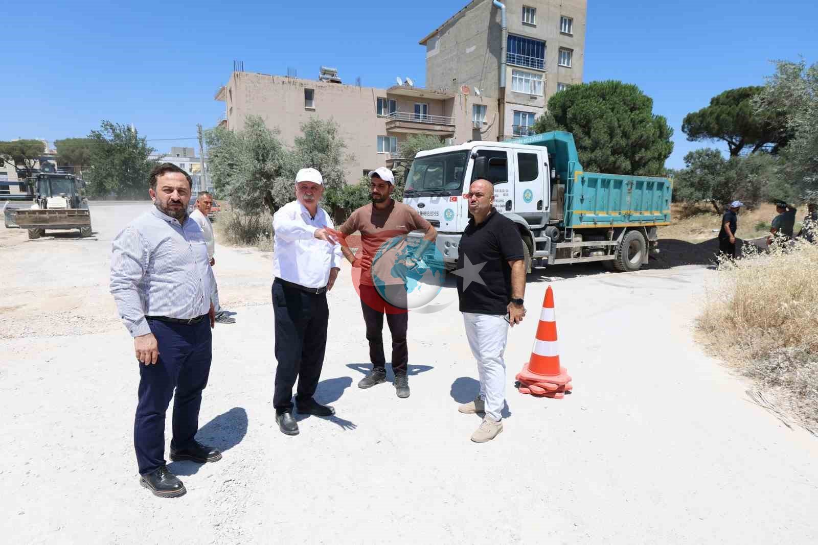 Yunusemre’de Yol Seferberliği: Başkan Semih Balaban Çalışmaları Yerinde İnceledi