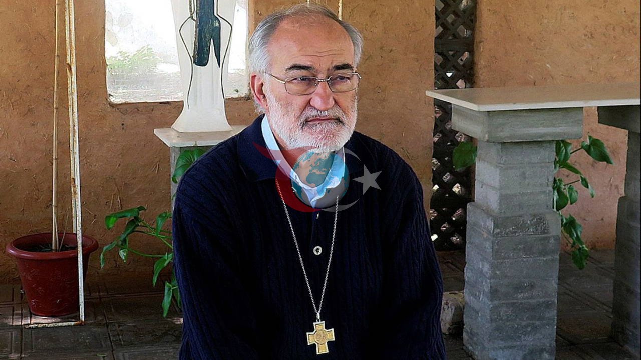 Vatikan'da Deprem: Kardinal Cristóbal López Romero Hakkındaki Taciz İddiaları Sonrası Görevden Çekildi