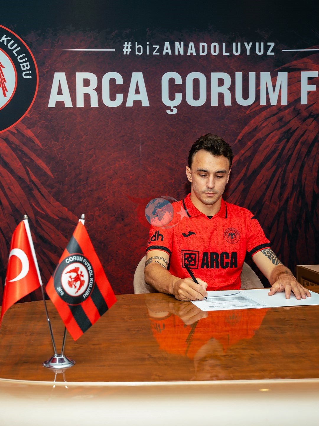 Çorum FK'dan Savunmaya Güçlü Takviye: Gökhan Sazdağı ile 2+1 Yıllık Anlaşma Sağlandı