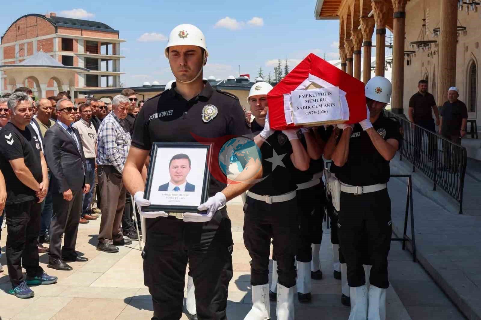 Kansere Yenik Düşen Polis Memuru Cem Akın Son Yolculuğuna Uğurlandı