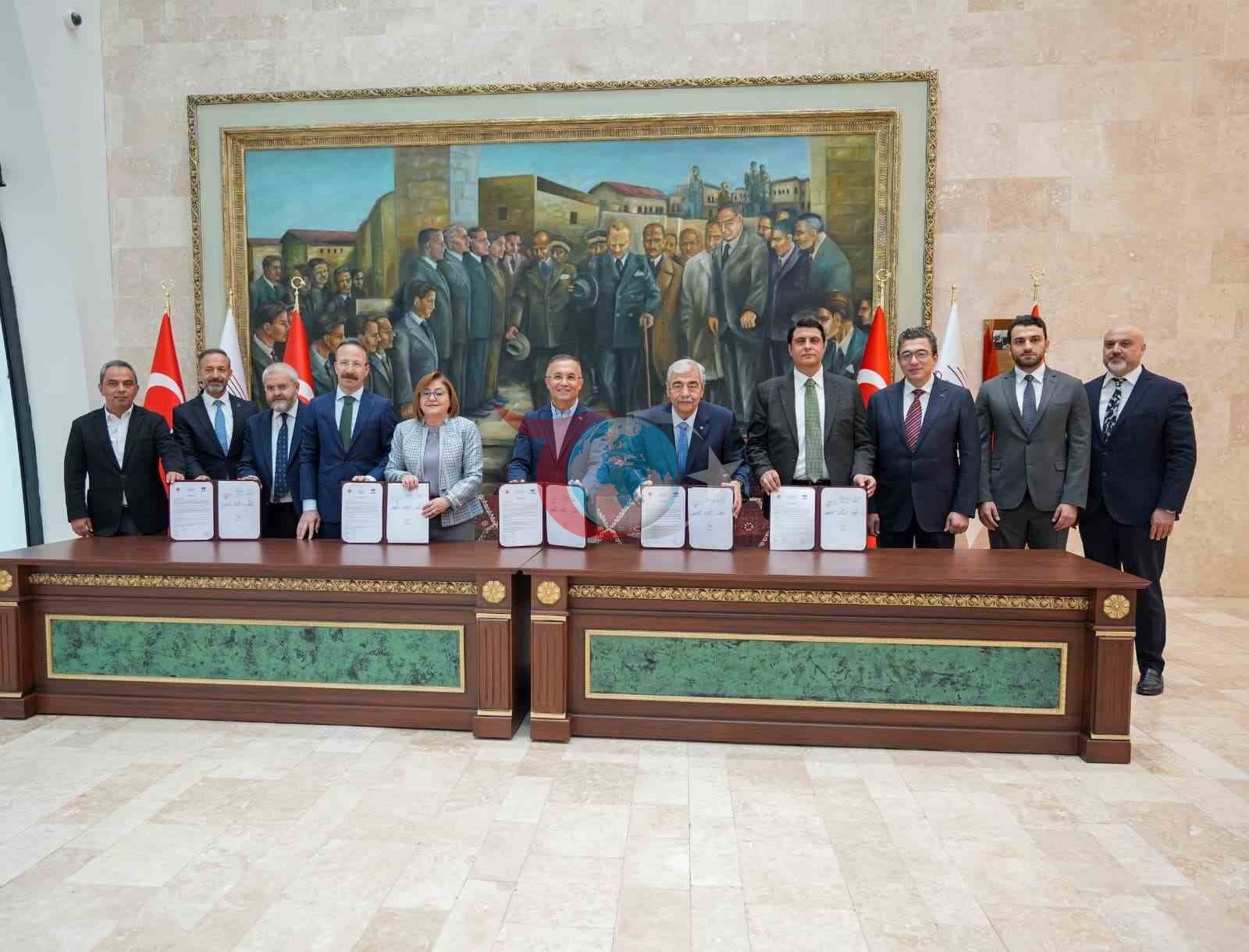 Gaziantep'te Hayırseverlik Rüzgarı: Abdulkadir Konukoğlu Kur'an Kursu İçin İmzalar Atıldı
