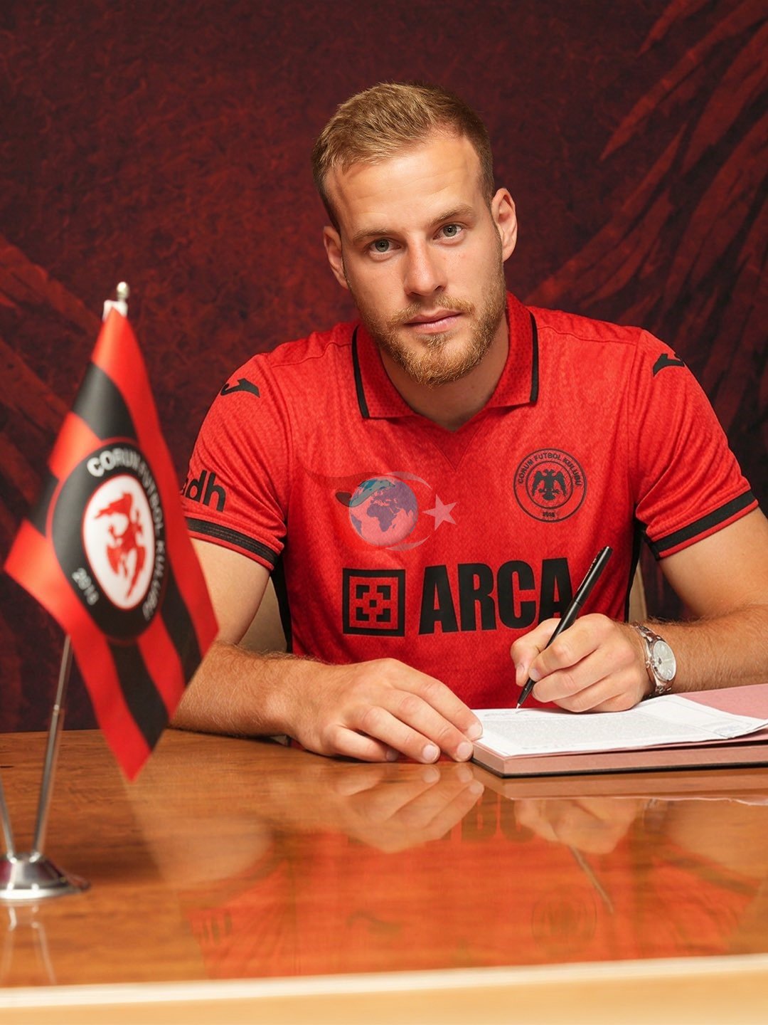 Çorum FK Savunmayı Güçlendirdi: Hrvoje Smolcic Resmen İmzayı Attı