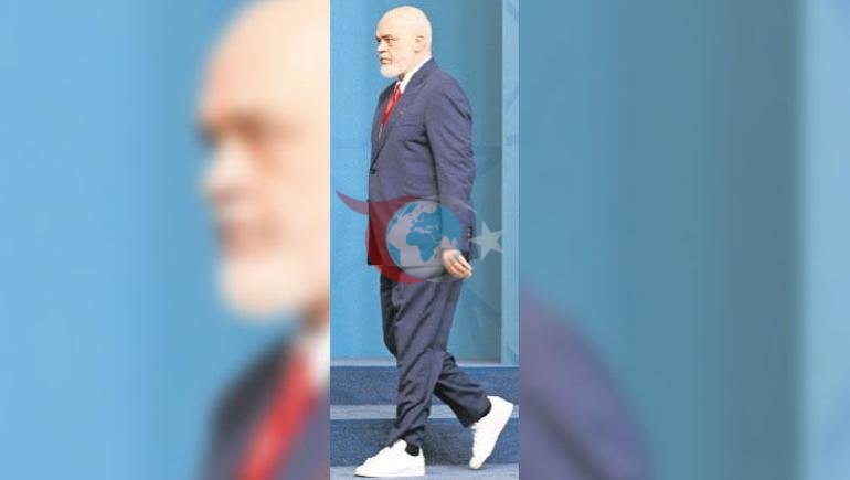 Mana tarixiy sammitning oilaviy fotosurati