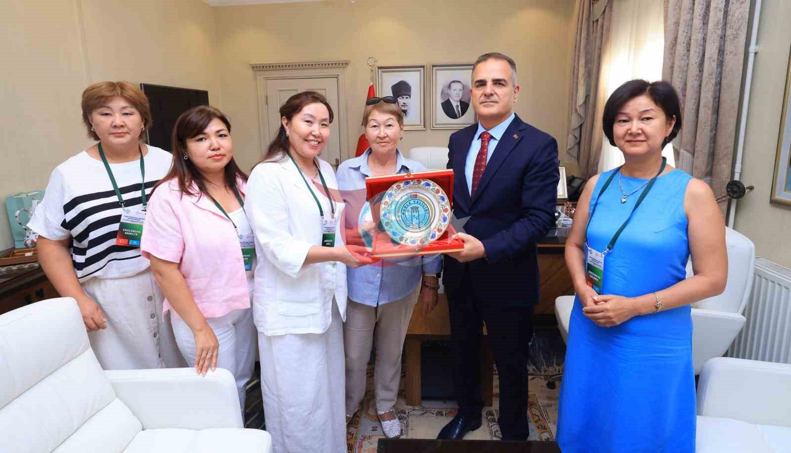 Kazakistanlı Eğitim Heyetinden Muğla Valisi Dr. İdris Akbıyık’a Anlamlı Ziyaret