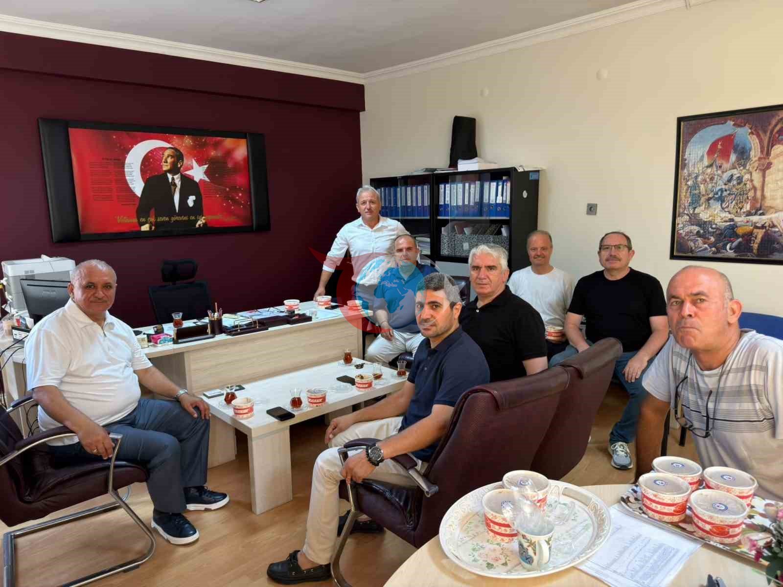 Eğitim Bir-Sen Antalya Şubesi'nden Geleneksel Aşure İkramı: Birlik ve Beraberlik Ruhu Pekişti