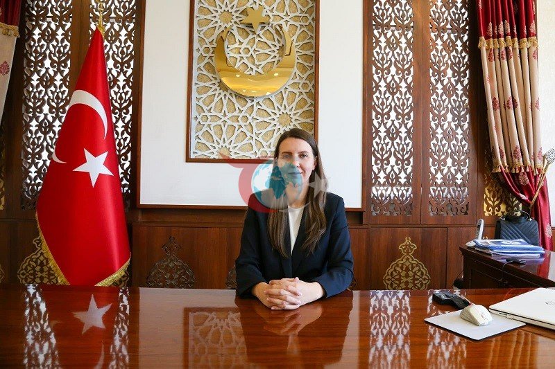 Gürpınar'da Tarihi Dönem: İlçenin İlk Kadın Kaymakamı Fatma Turhan Keser Göreve Başladı