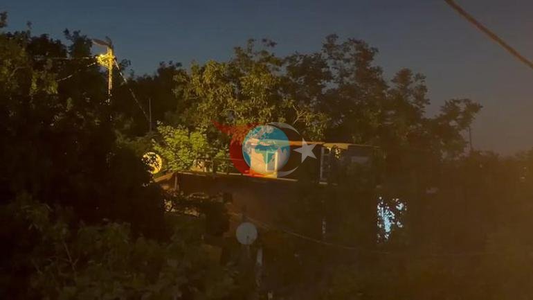 Eski eşini ve oğlunu öldürüp intihar etti; çocuklardan biri kanepenin arkasına saklanarak kurtuldu