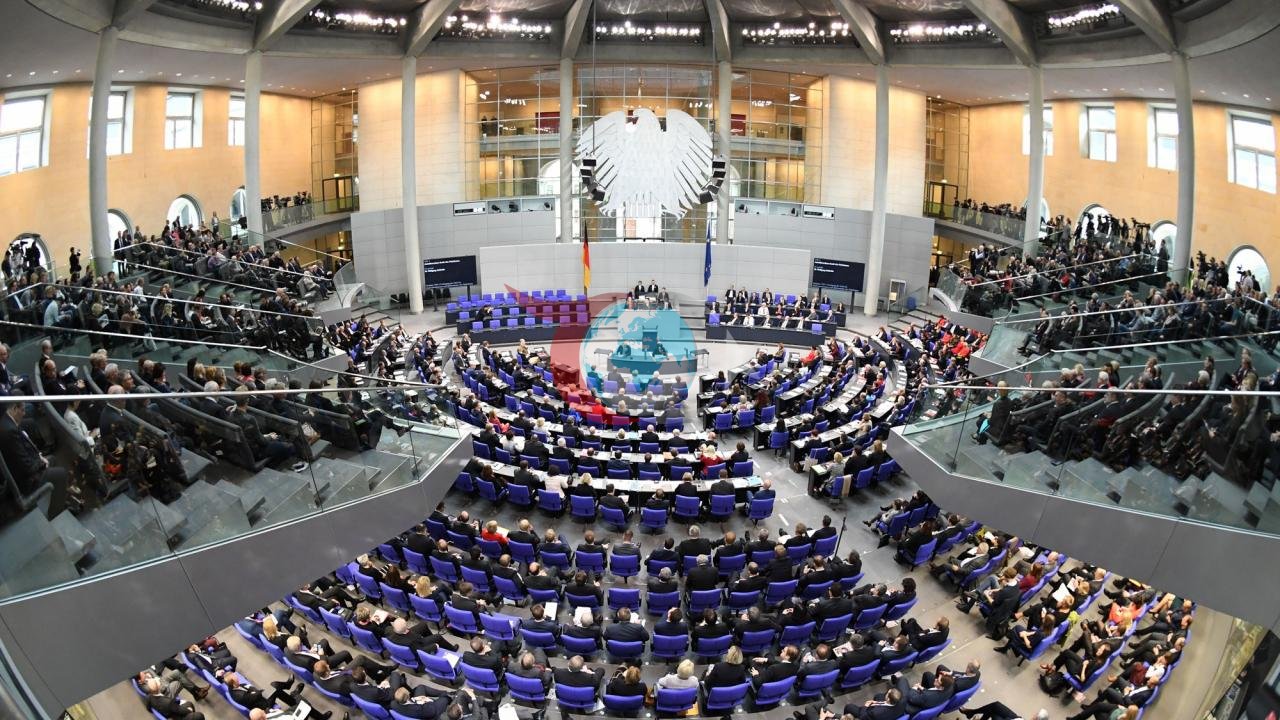 Almanya Federal Meclisi'nden Dayanışma Adımı: Milletvekilleri 500 Euro'luk Maaş Zammından Vazgeçti