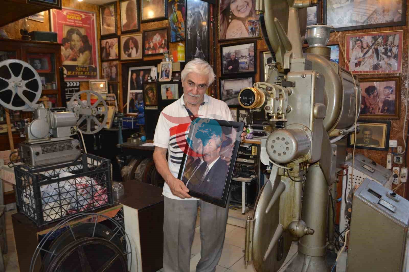 Adana'da Yeşilçam Efsanesi Kadir İnanır Anısına Anlamlı Etkinlik: Ücretsiz Film Gösterimleri Başladı
