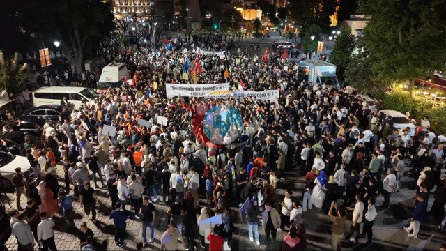 АК Партия Жаштар Уюмунун Аясофияга жүрүшү - Сүрөт: 1
