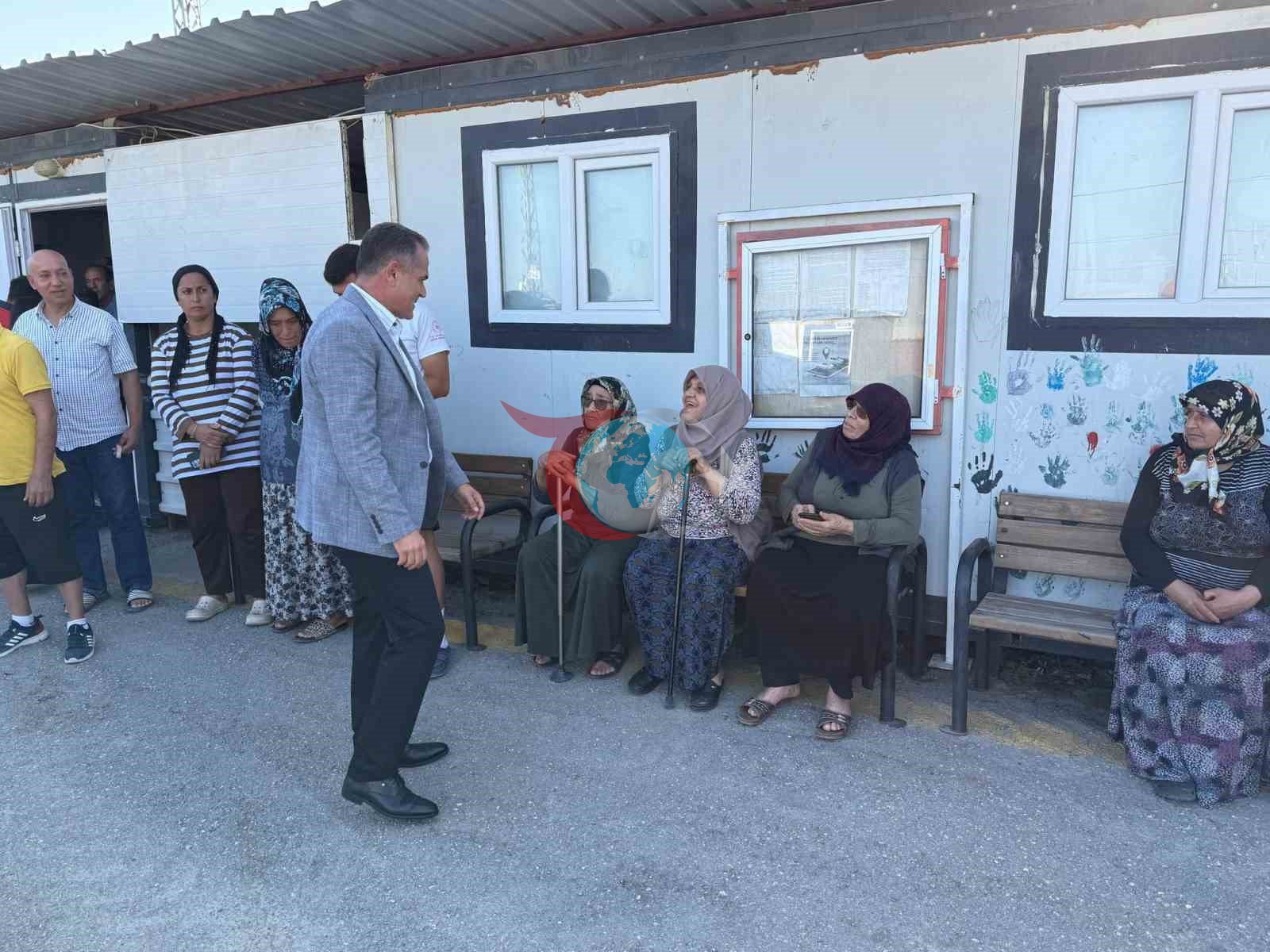 Antakya Baş məmuru Abdullah Akdaş Yakutiye Konteyner Şəhərinin Sakinləri ilə Görüşdü: Evakuasiya prosesi müzakirə edildi
