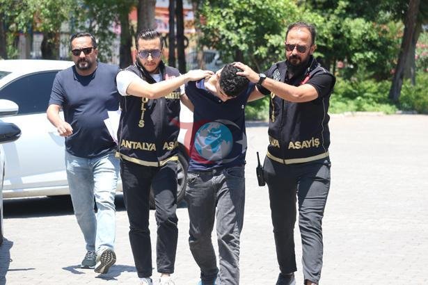 Antalya'da Dehşet: 'İçlerine Şeytan Girdi' Diyerek İki Ablasını Boğmaya Çalıştı!