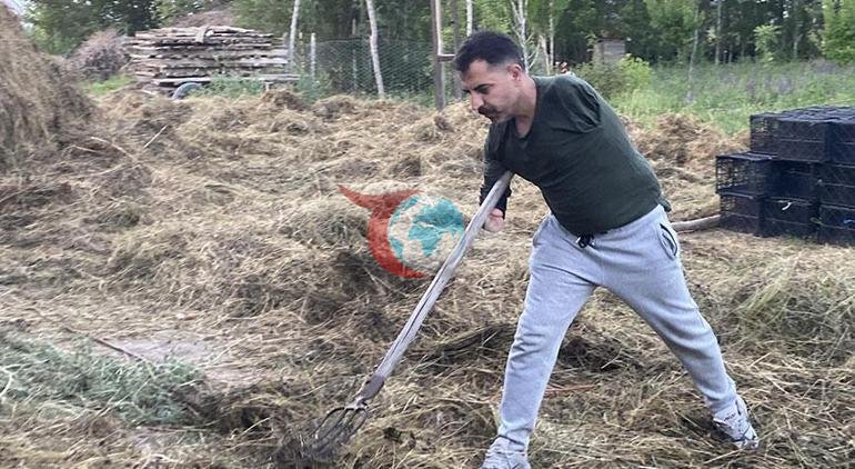 Uşaq ikən hər iki qolunu itirib, indi KAAN-da işləyir. O, dünya reytinqində 5-ci yeri tutub. width=