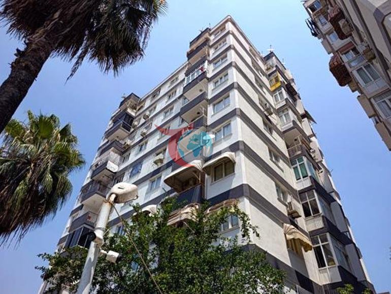 Adanada dehşet Kaçmaya çalışan 2 çocuk annesini çekiçle dövüp, bıçakla boğazını kesti