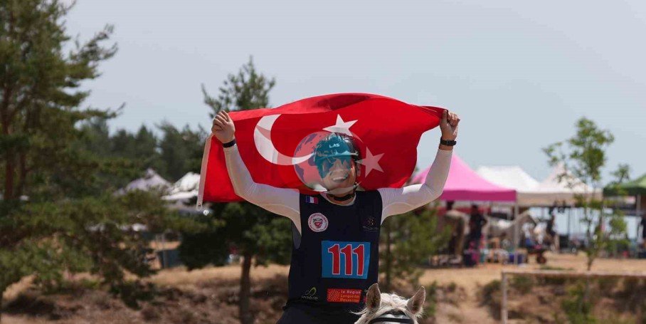 Oğuz Alper Öktem Milli Formayı Giyiyor: Fransa'daki Büyük Başarının Ardından Portekiz Yolculuğu Başlıyor