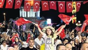 15 İyulda İzmir bir ürək