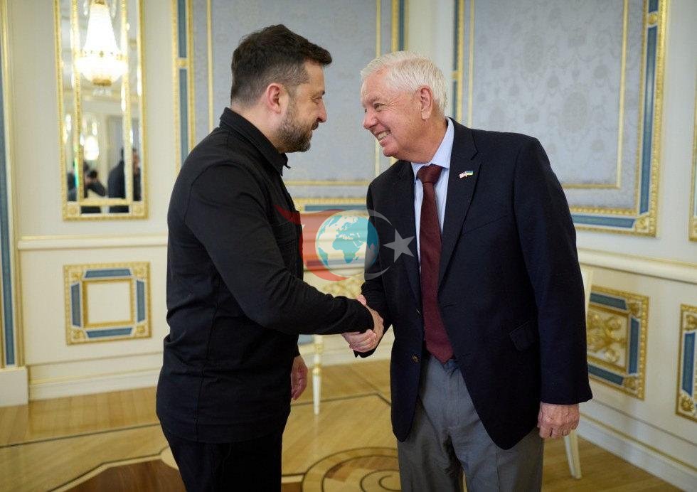 Senatör Lindsey Graham'ın Ukrayna Devlet Başkanı Volodimir Zelenskiy ile görüşmesinden bir kare.