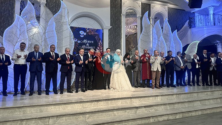 Tarım ve Orman Bakanı Yumaklı, Konyada nikah şahidi oldu