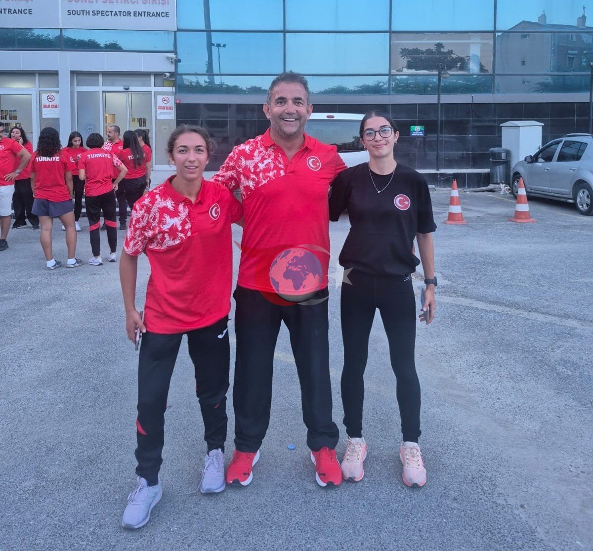 Eskişehirli Atlet Zeynep Özkara Balkan Şampiyonu Olarak Tarih Yazdı