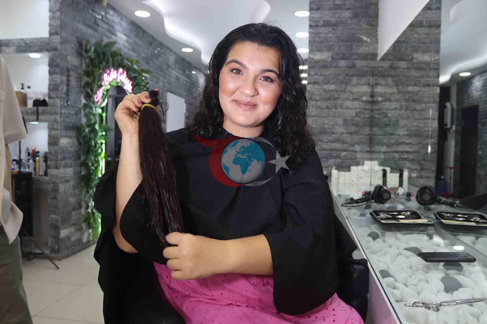 Kanser Hastası Çocuklara Umut Olmak İçin 5 Yıllık Emeğini Tek Seferde Feda Etti